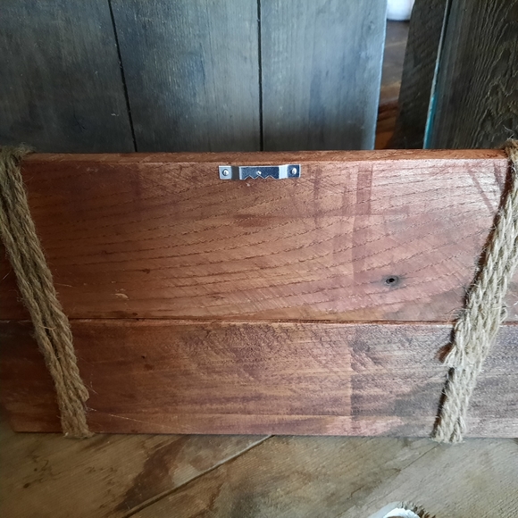 Wood picture frame with 2 solid metal clips for 5 x 7 pictures / handcrafted - Picture 7 of 7